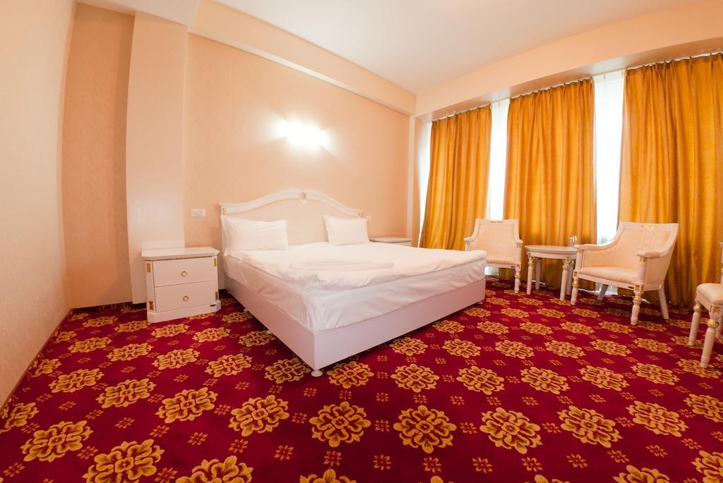 Complex Aristrocratos Hotel Mamaia Room photo
